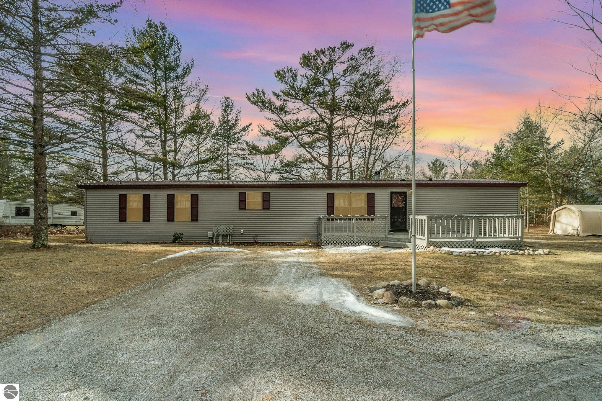 Property Photo: 1323 N Huron Street MI 48730