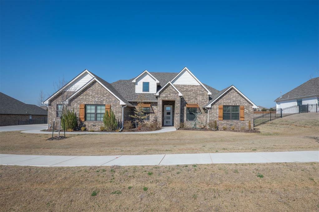 Property Photo:  701 Villaverde Drive  OK 73071 