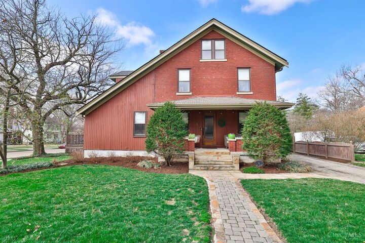 5 Elm Avenue  Wyoming OH 45215 photo