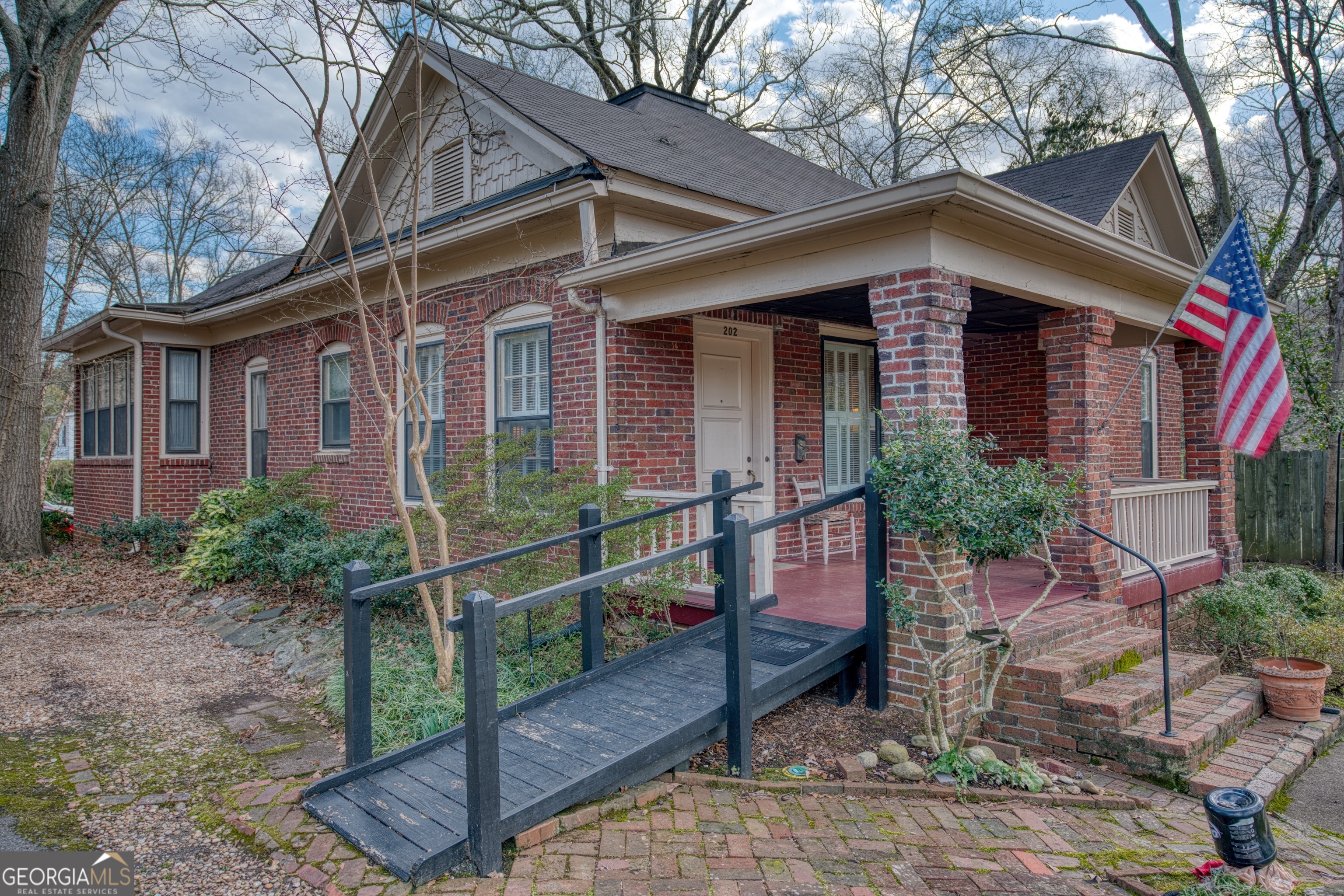 Property Photo:  202 E 11th Street SE  GA 30161 