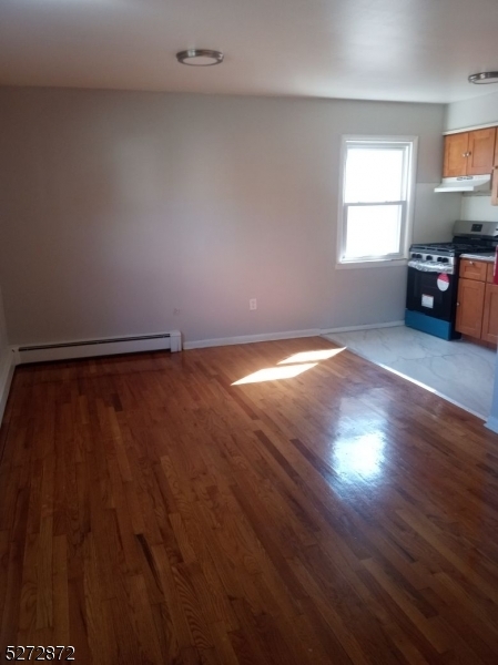 Property Photo:  94 N 9th St 5  NJ 07522 