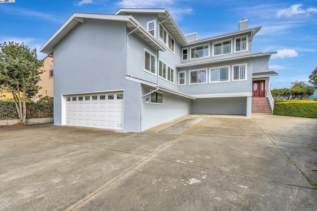 Property Photo:  2700 Ocean Ave  CA 94132 