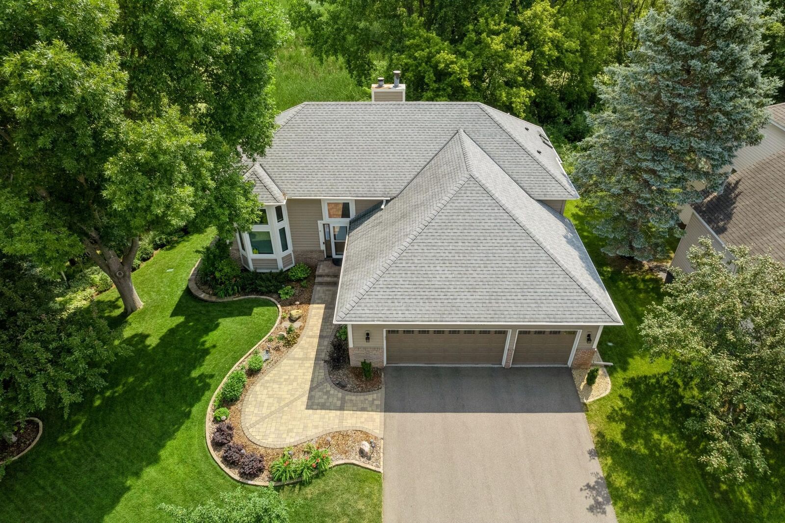 Property Photo:  4930 Valley Forge Lane N  MN 55442 