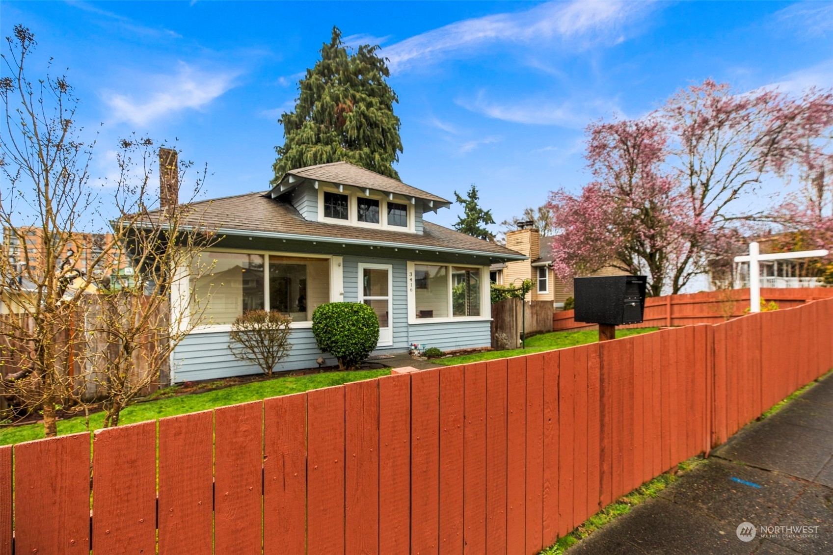 Property Photo:  3416 Rockefeller Avenue  WA 98201 