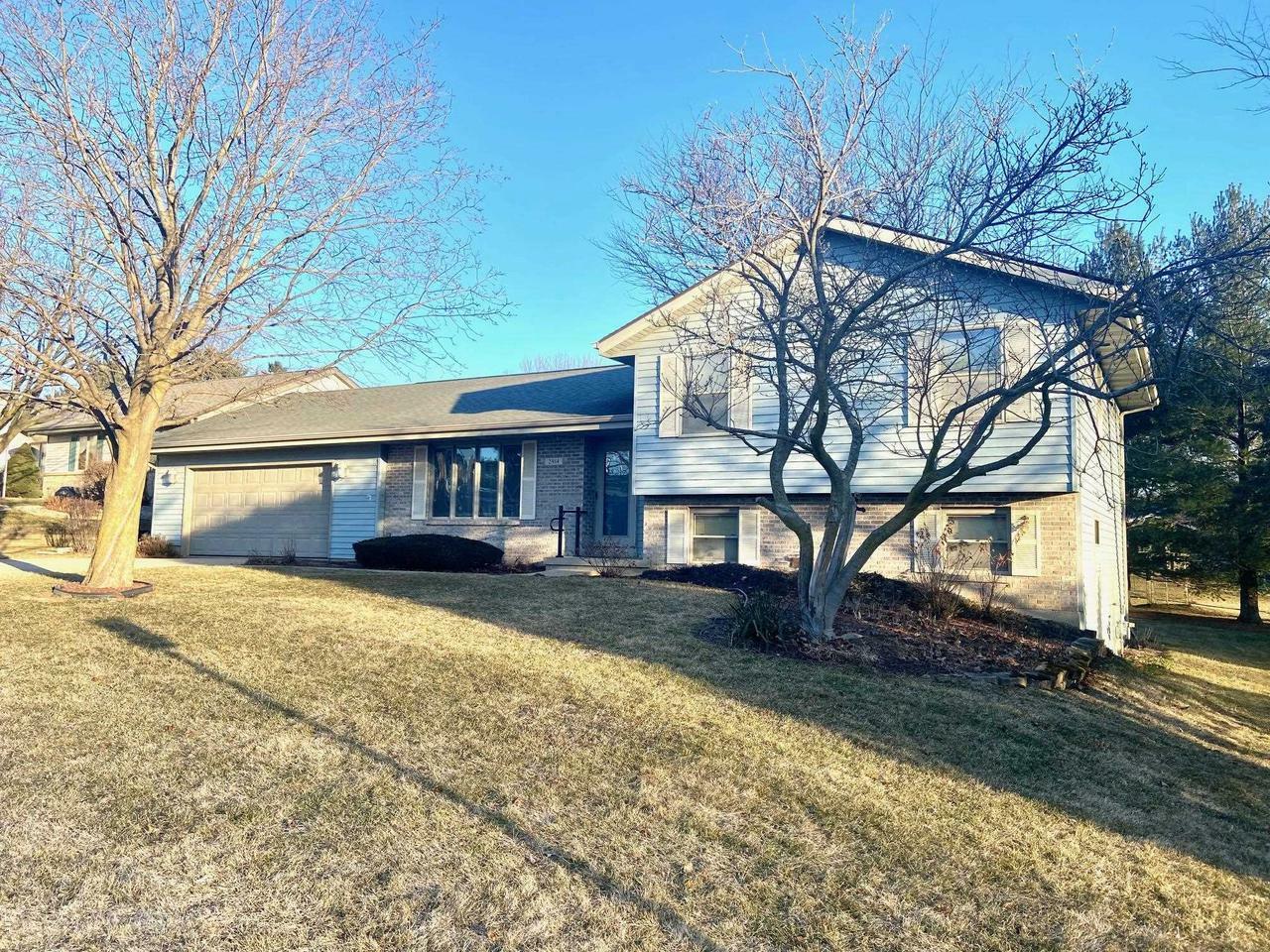 Property Photo:  2914 Yale Drive  WI 53548 