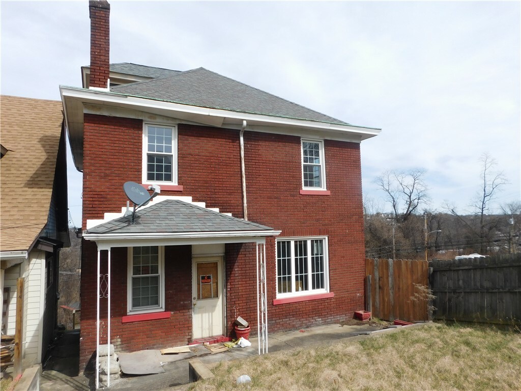 Property Photo:  1816 Tacoma Ave  PA 15133 