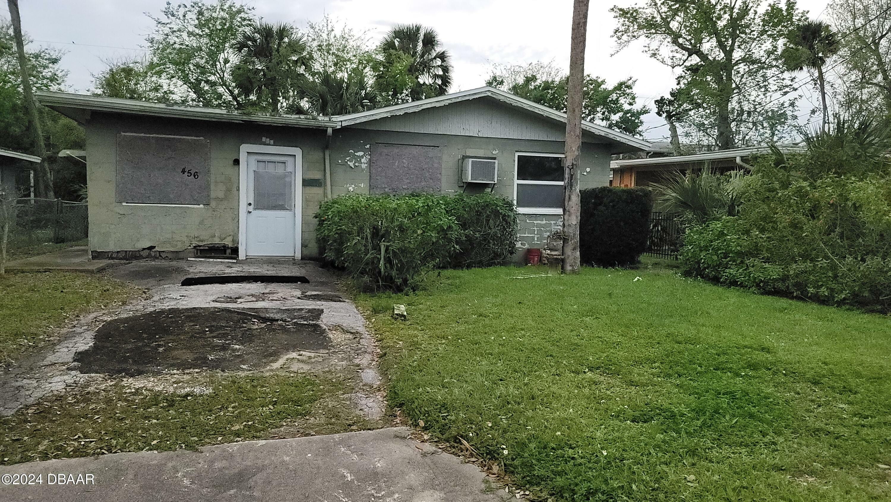 Property Photo:  456 S Caroline Street  FL 32114 