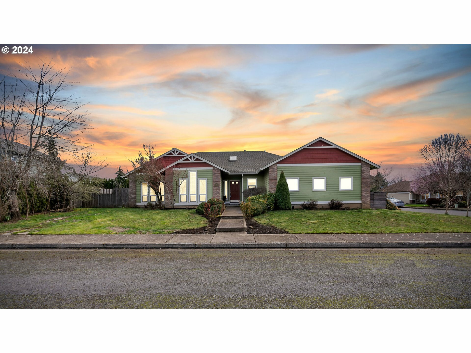 1243 Mayanna Dr  Woodburn OR 97071 photo