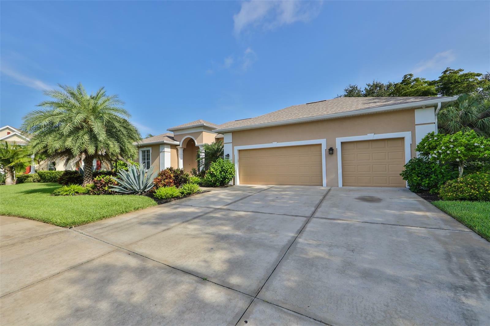 Property Photo:  8205 8th Terrace NW  FL 34209 