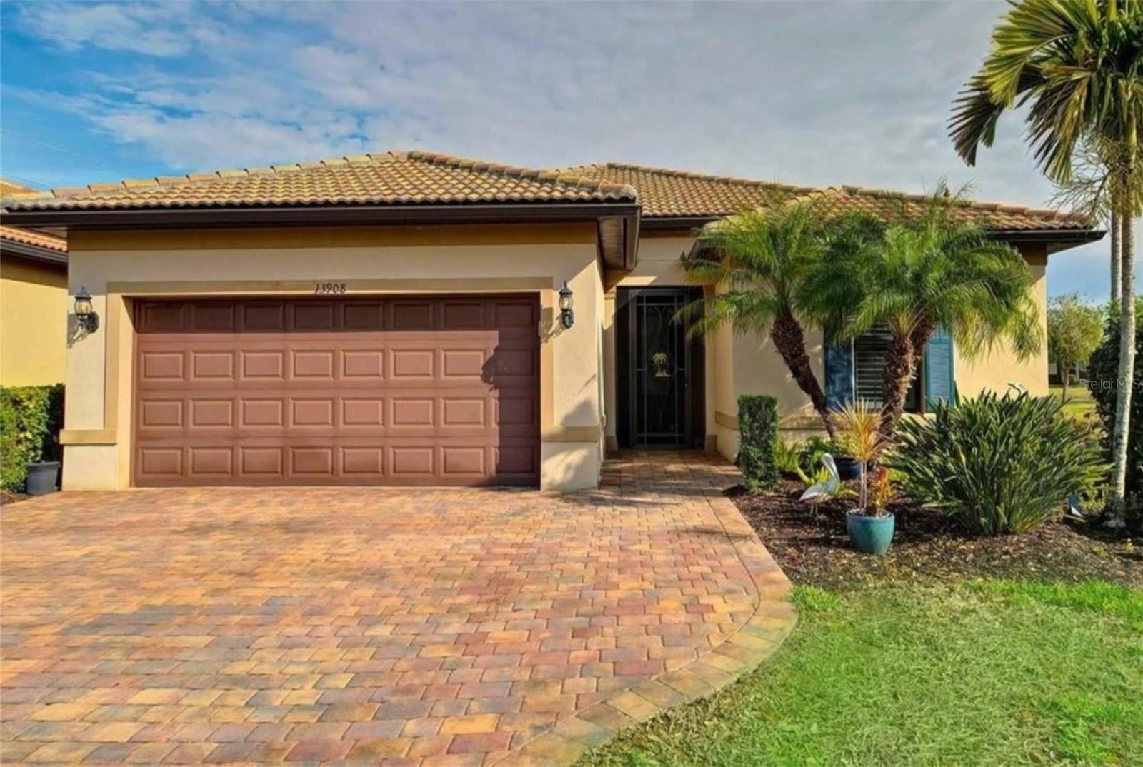 Property Photo:  13908 Karina Street  FL 34293 