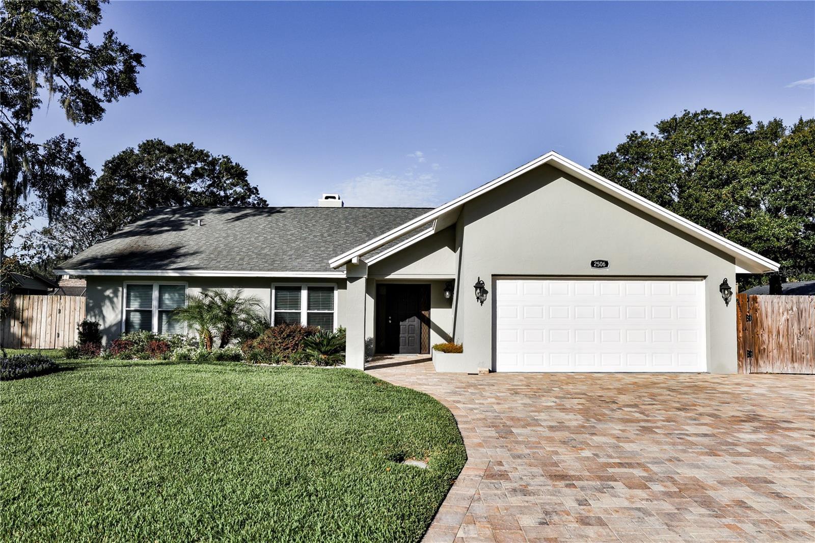 Property Photo: 2506 S Golfview Drive FL 33566