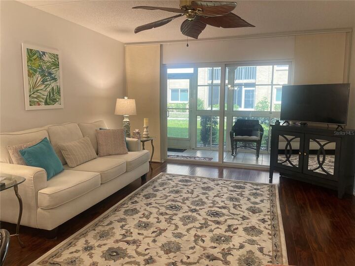 Property Photo: 1310 Glen Oaks Drive E 182E FL 34232