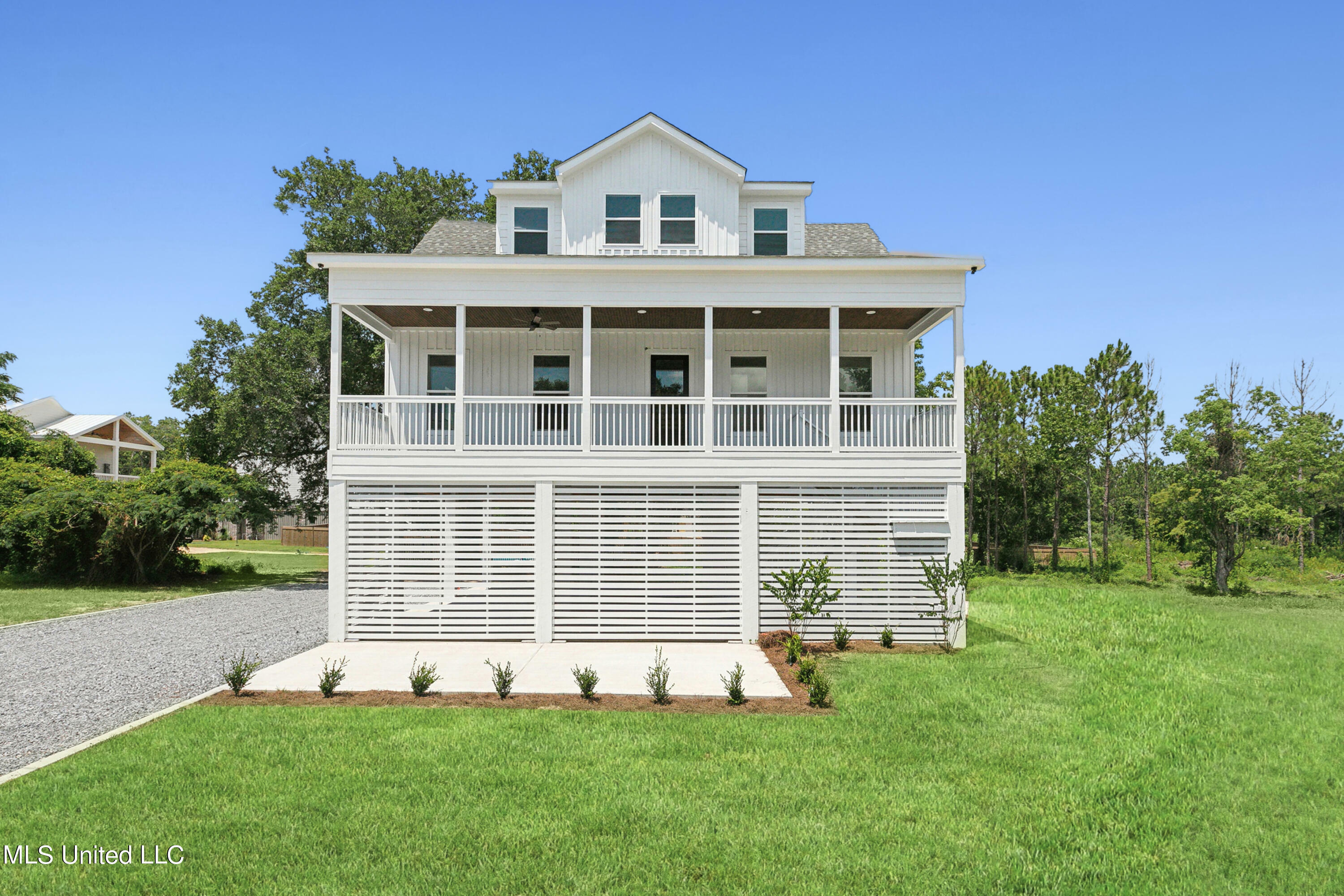 Property Photo:  225 Magnolia Avenue  MS 39571 