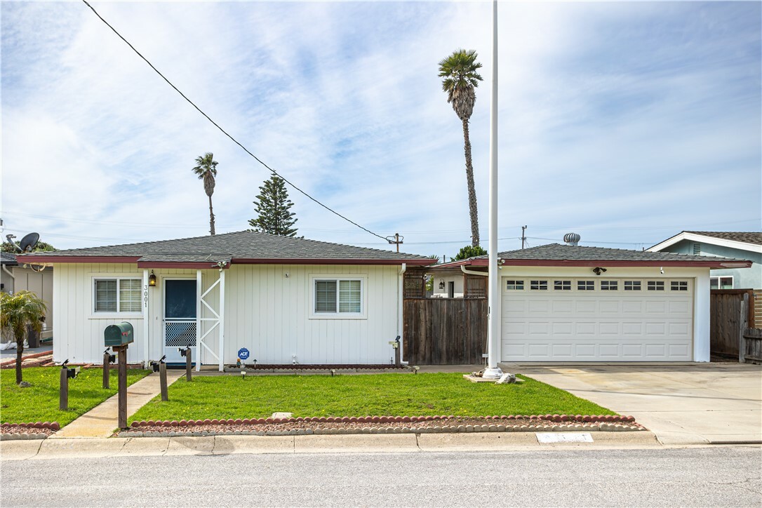 Property Photo:  3001 Sandalwood Avenue  CA 93442 