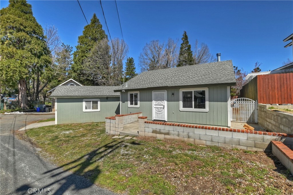 Property Photo:  22664 Valley View Drive  CA 92325 