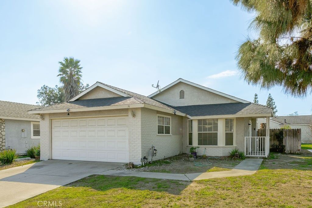 Property Photo: 15957 Randall Avenue 19 CA 92335