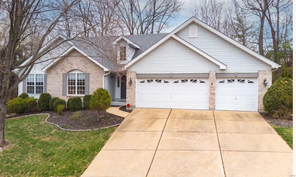 Property Photo: 3231 Ridgetop View Drive MO 63129