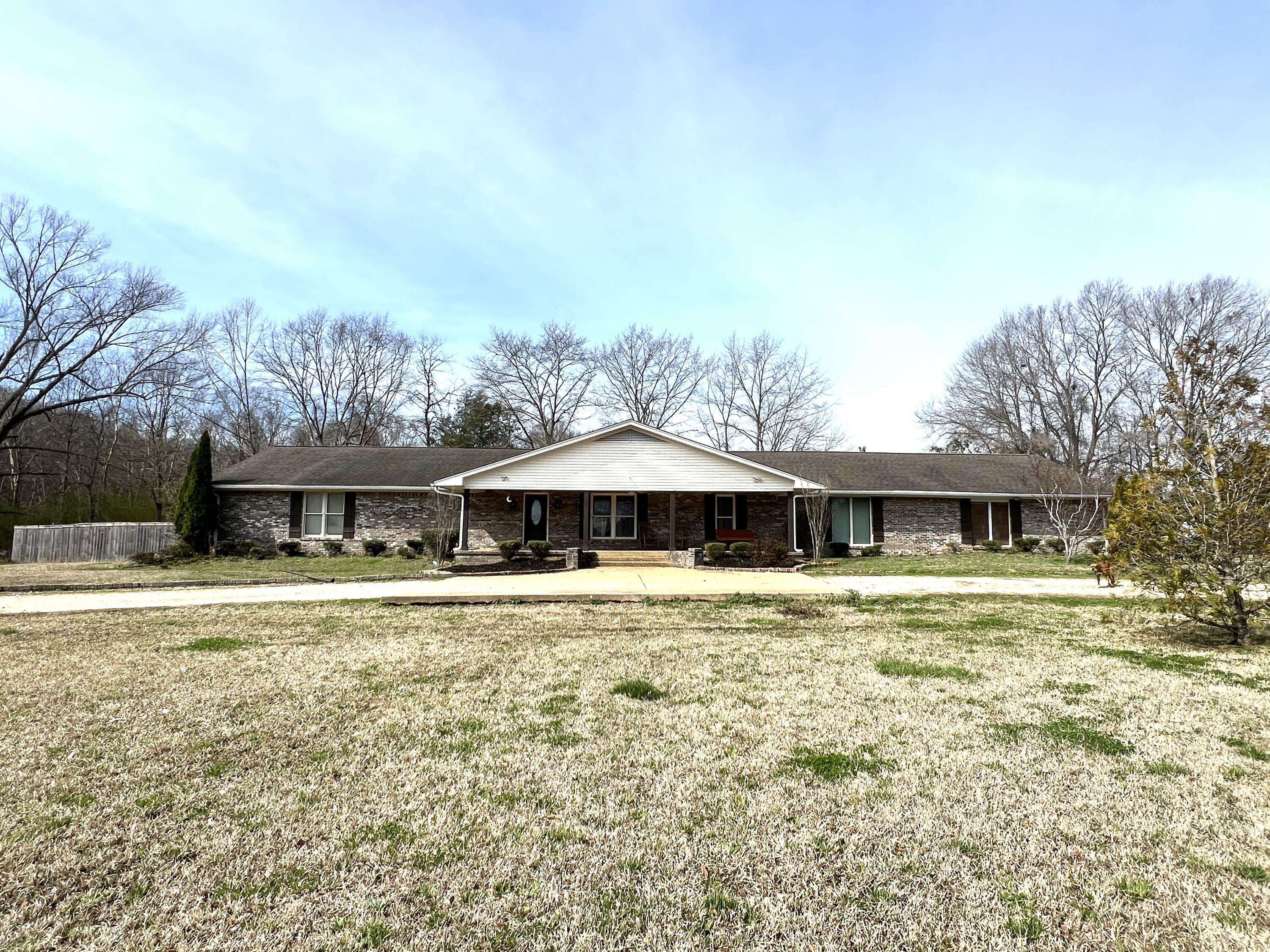 Property Photo:  847 County Road 1303  MS 38849 
