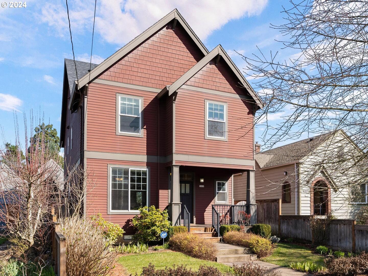 Property Photo:  5809 N Willamette Blvd  OR 97203 