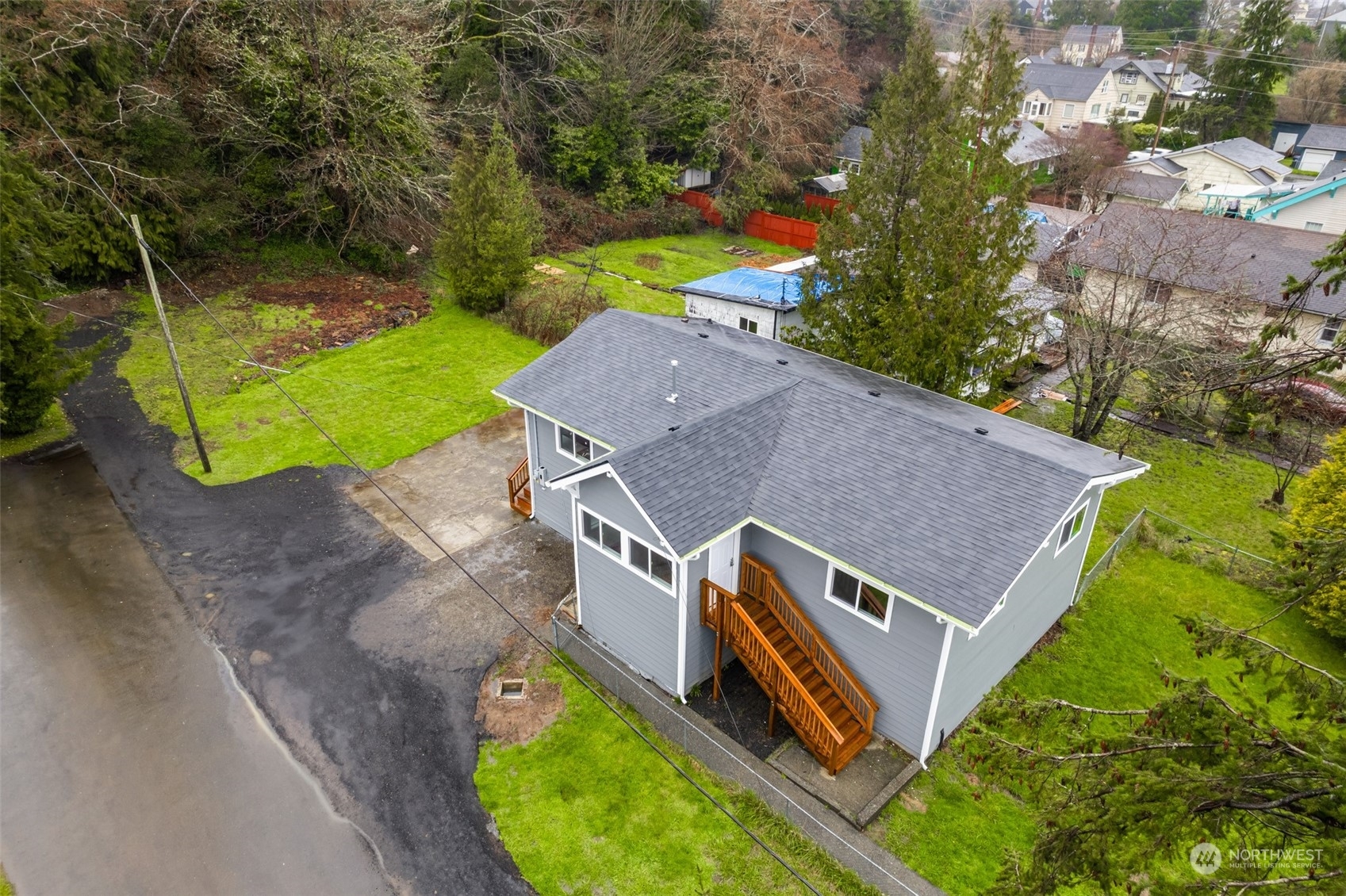 Property Photo:  1420 Cherry Street  WA 98520 