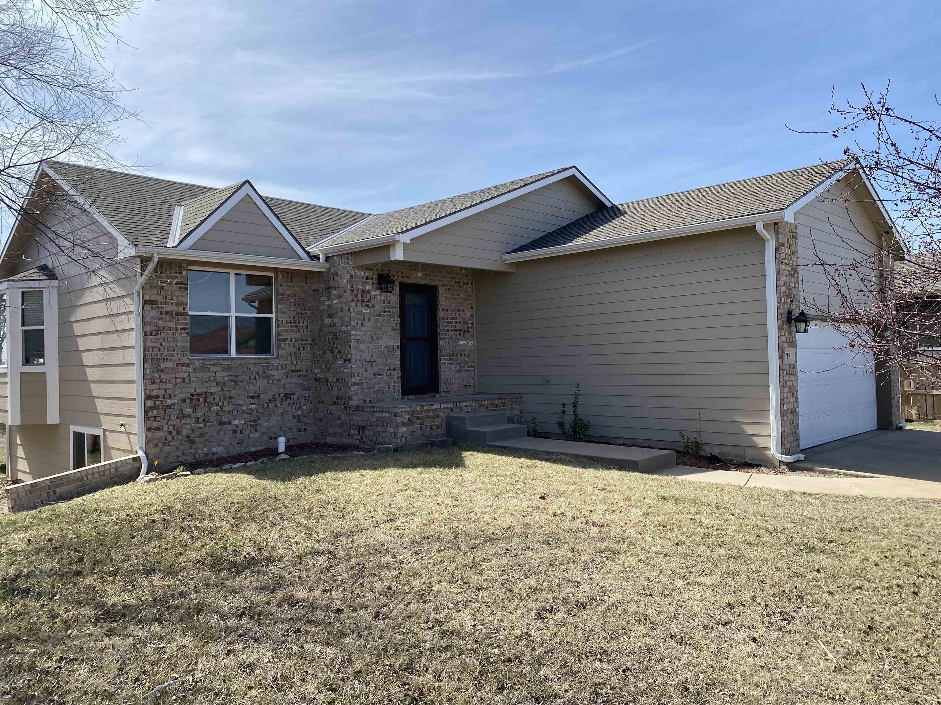 Property Photo:  715 Hedgewood St  KS 67002 