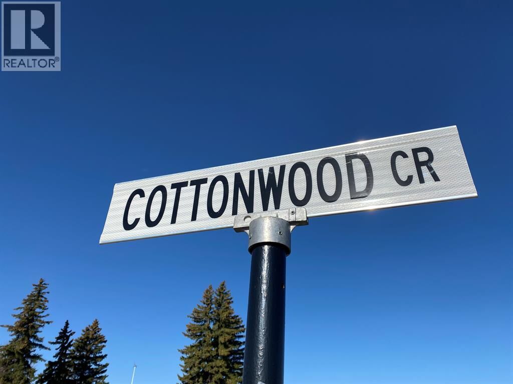 Property Photo:  19 Cottonwood Crescent  AB T0J 2W0 