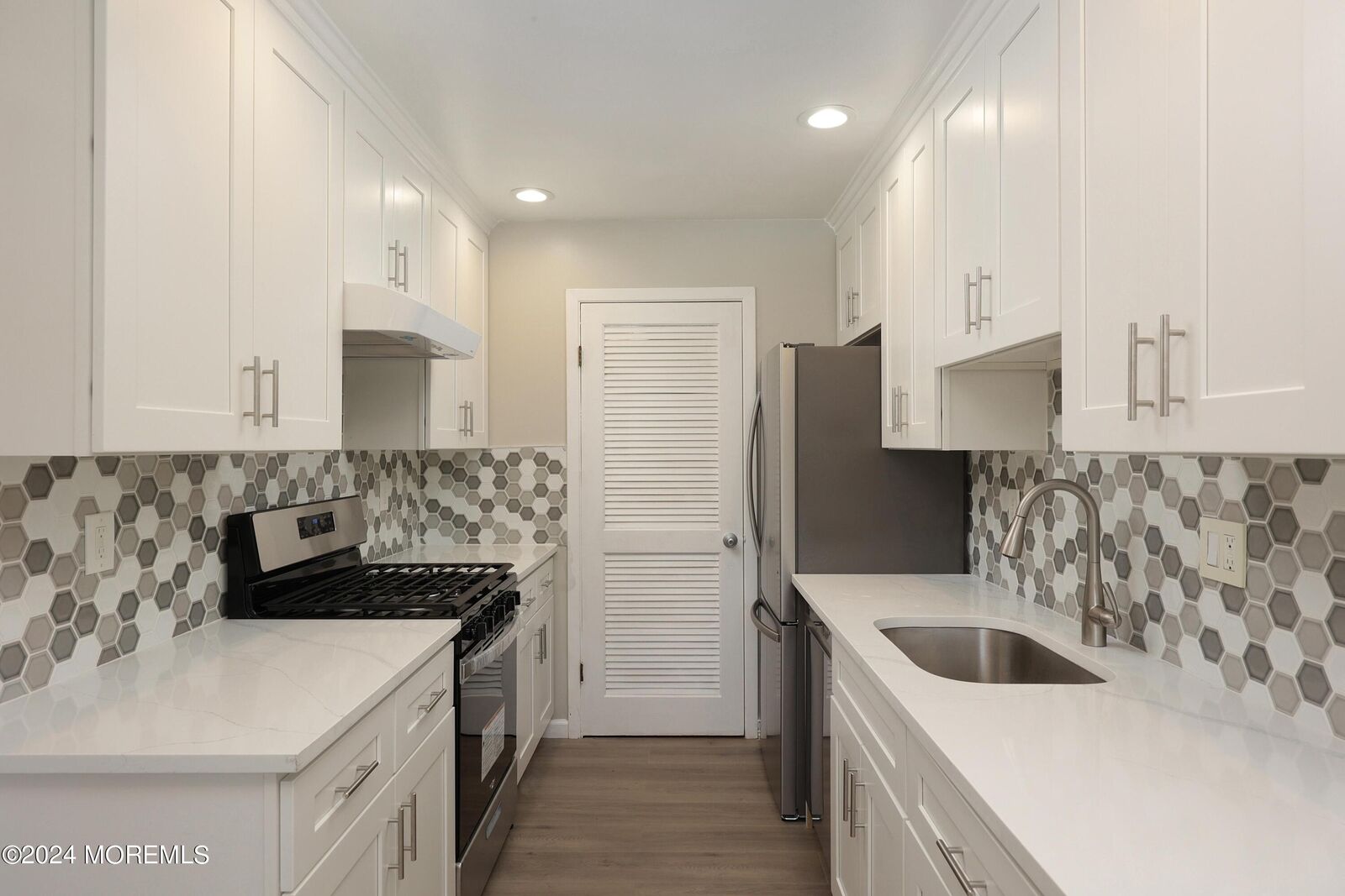 Property Photo:  2 Elizabeth Court  NJ 07724 