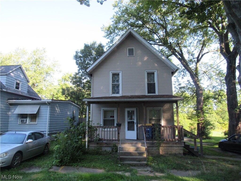 Property Photo:  331 E 16th Street  OH 44004 