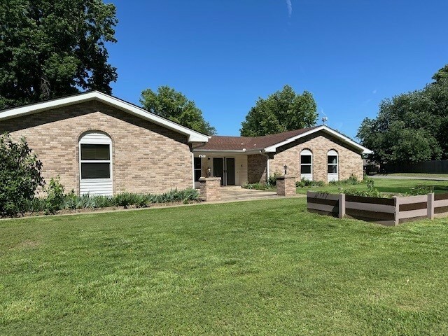 Property Photo: 401 N Turtle Creek Drive AR 72756