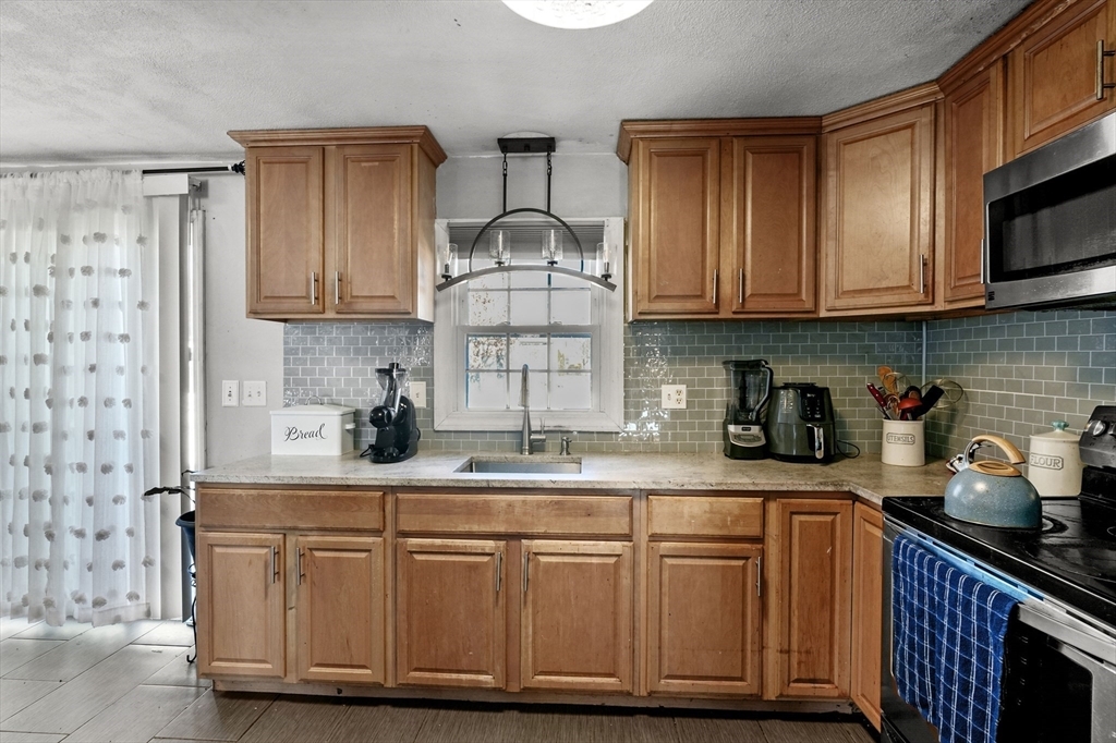Property Photo:  898 Read St  MA 02703 