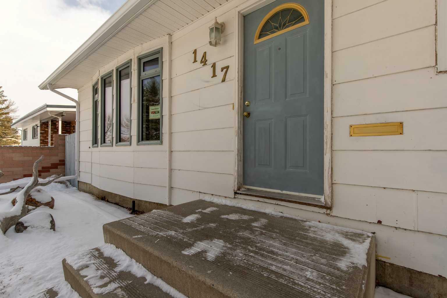 Property Photo:  1417 St Andrew Road N  AB T1H 2P8 