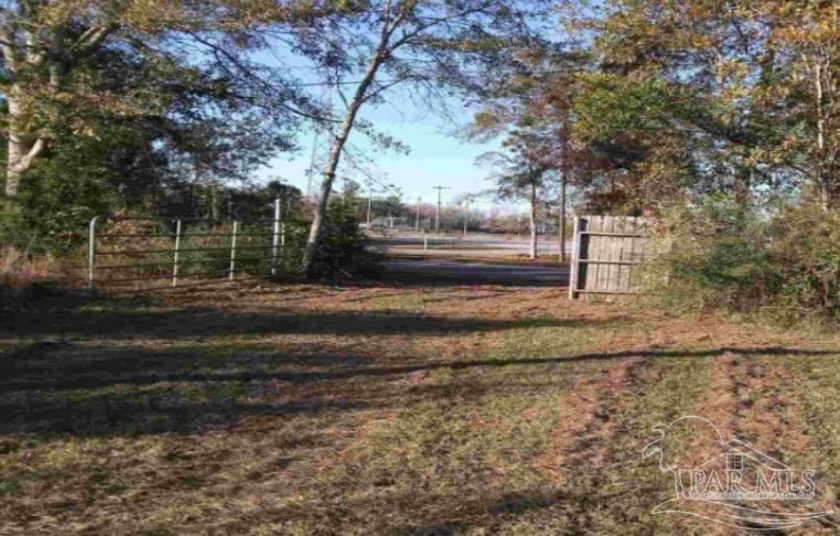 Property Photo:  2299 Crabtree Church Rd  FL 32577 