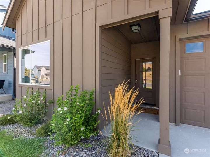 Property Photo:  215  Sienna Road  WA 98801 