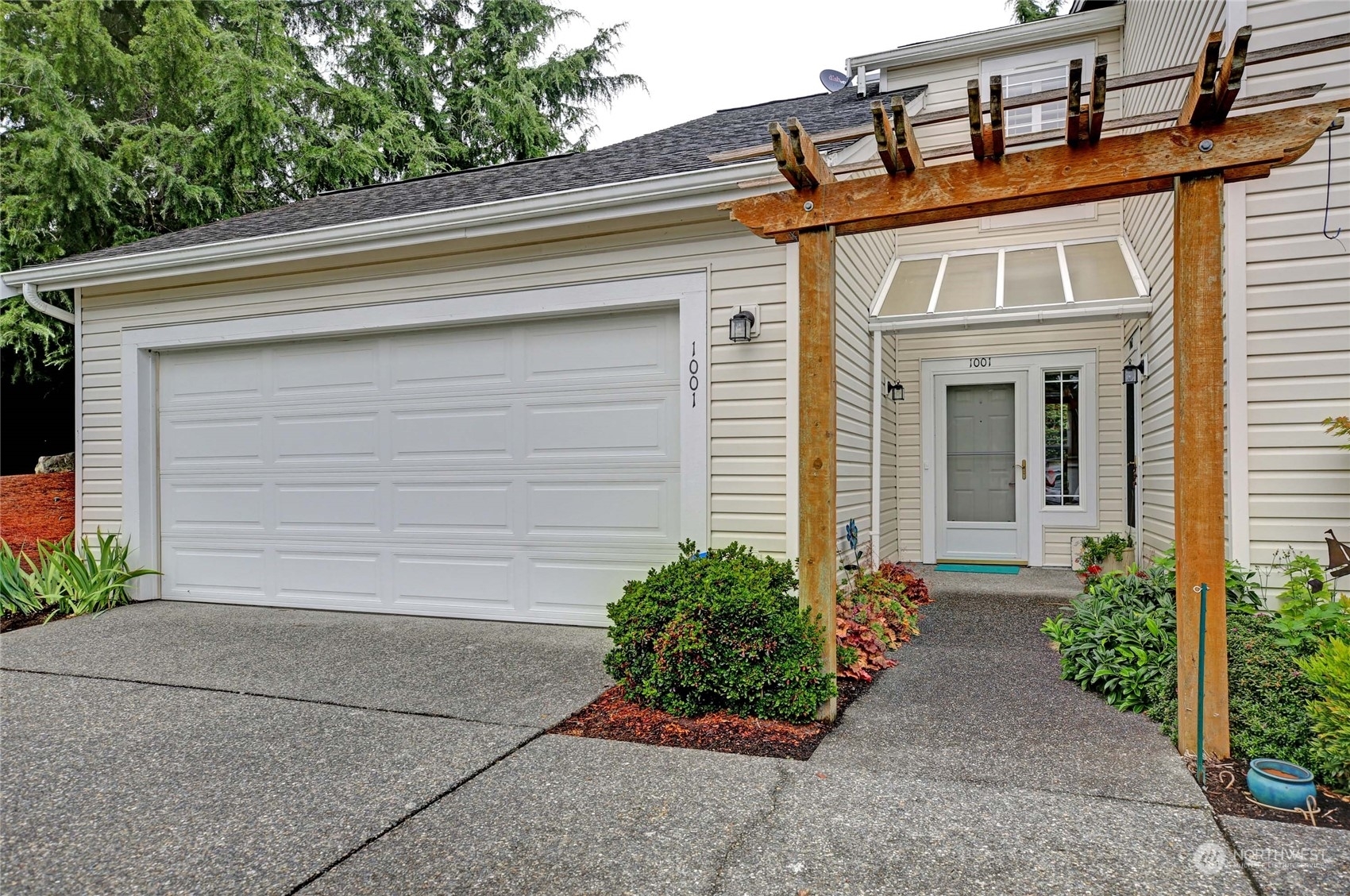 Property Photo:  7213 Centerville Court 1001  WA 98292 