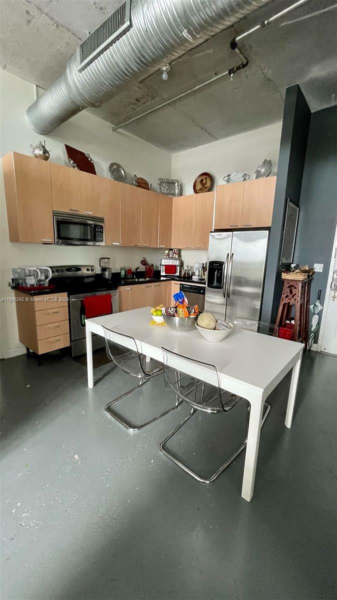 Property Photo:  2100 Van Buren St 506  FL 33020 