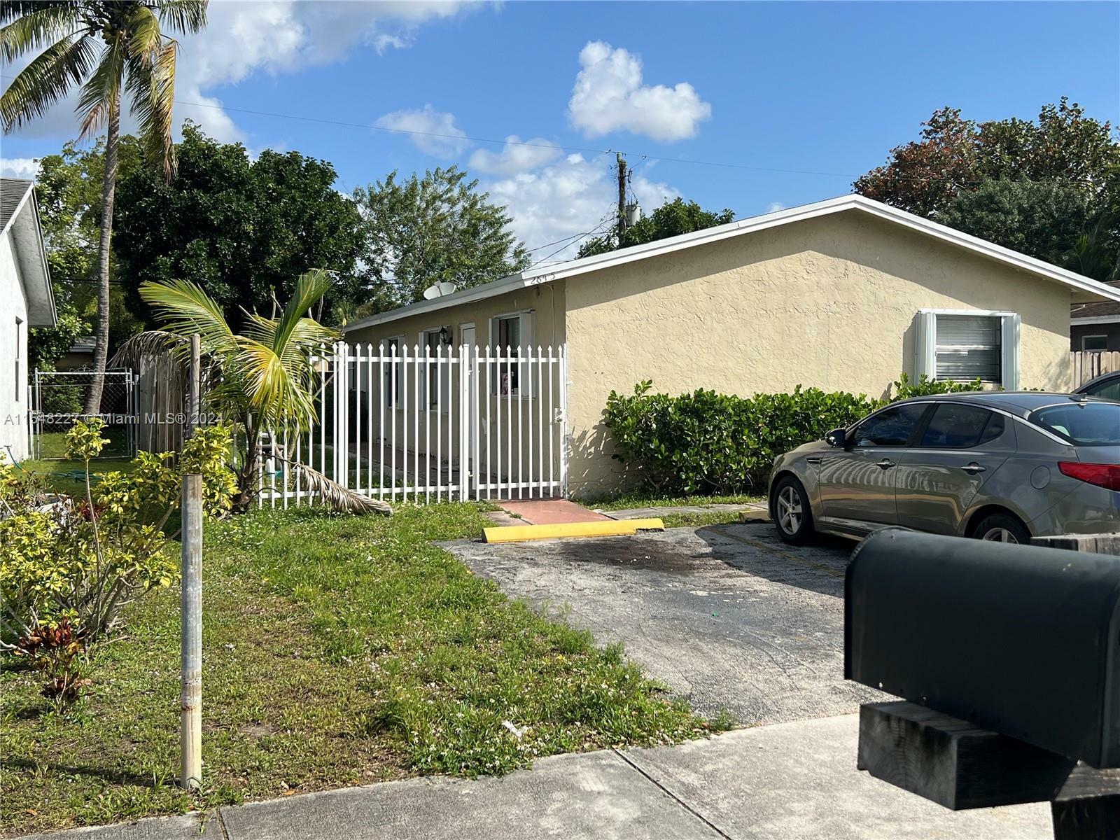 2845 NW 13th Ct  Fort Lauderdale FL 33311 photo