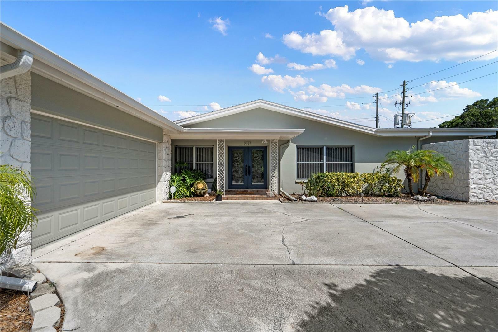 Property Photo:  9519 Commodore Drive  FL 33776 