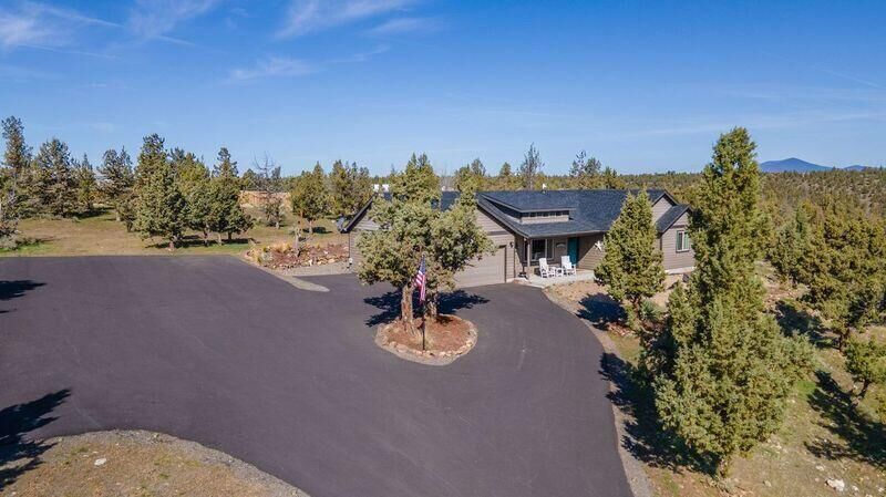Property Photo:  4369 SE Jerry Drive  OR 97754 