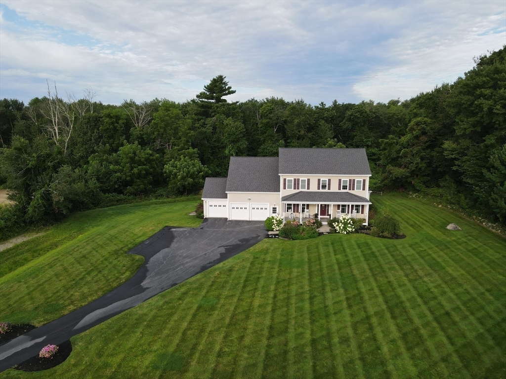 Property Photo:  4 McDermott Ln  MA 01748 