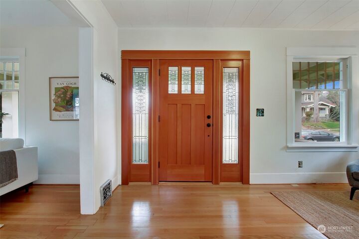 Property Photo:  2518 32nd Avenue S  WA 98144 