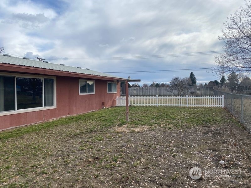 Property Photo:  403 Daley Drive  WA 98837 