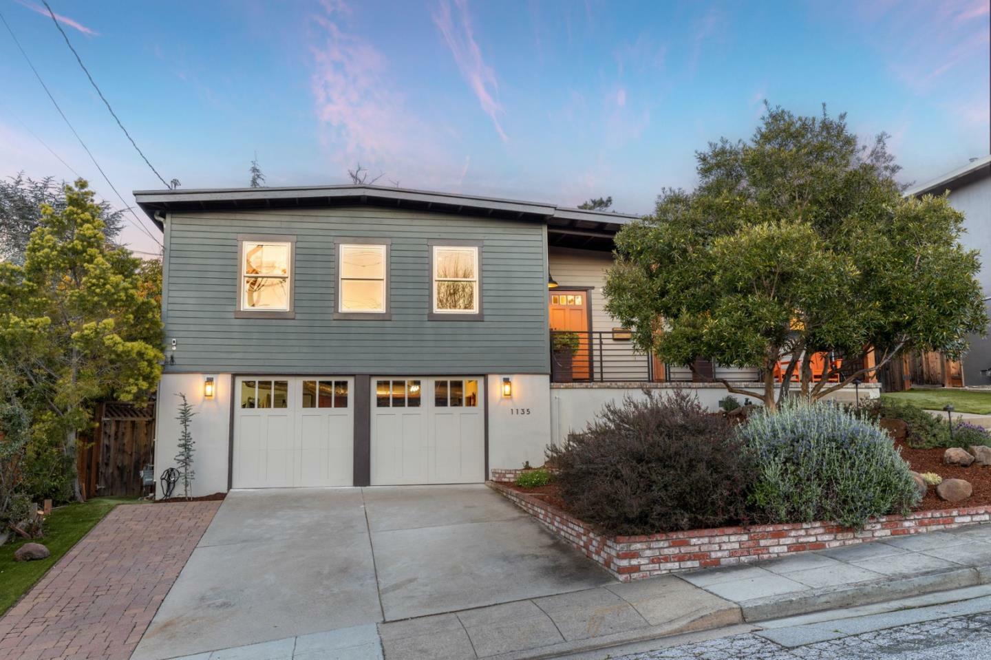 Property Photo:  1135 Ladera Way  CA 94002 