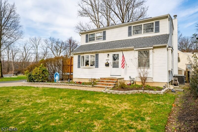 Property Photo:  1703 Mountain Ave  NJ 07076 