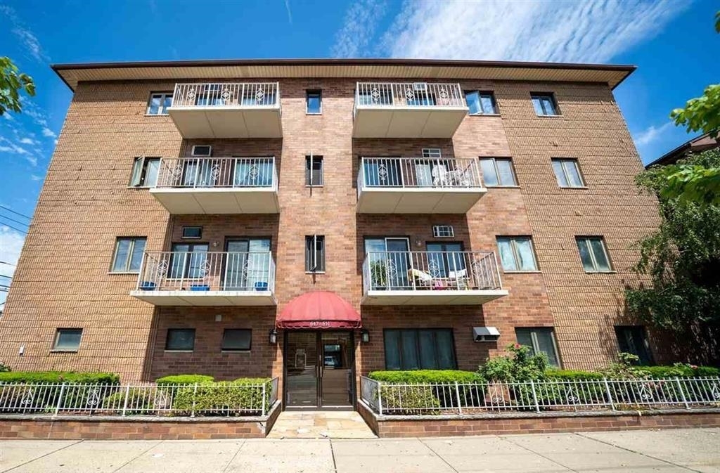 Property Photo:  647-653 Kennedy Blvd 107  NJ 07002 