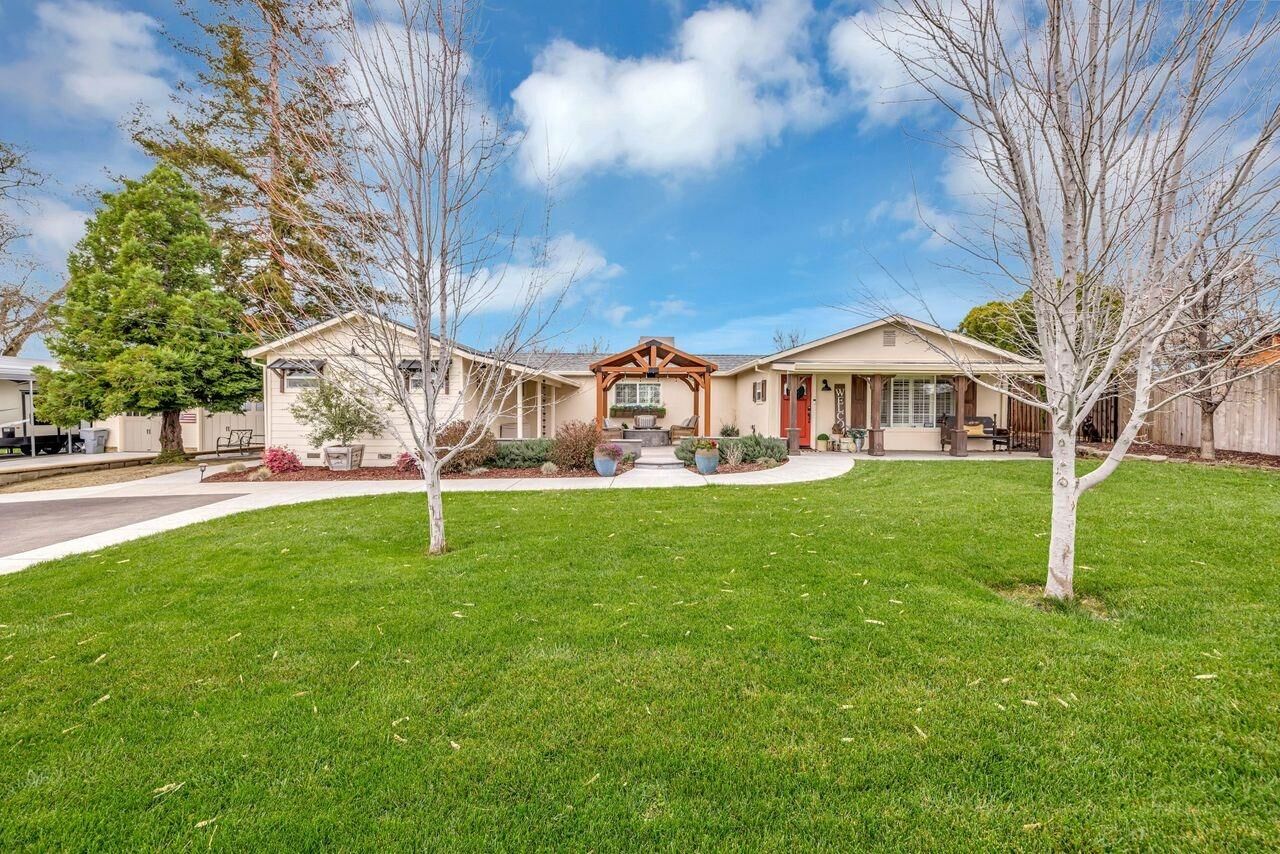 Property Photo:  705 Fruitvale Road  CA 95648 