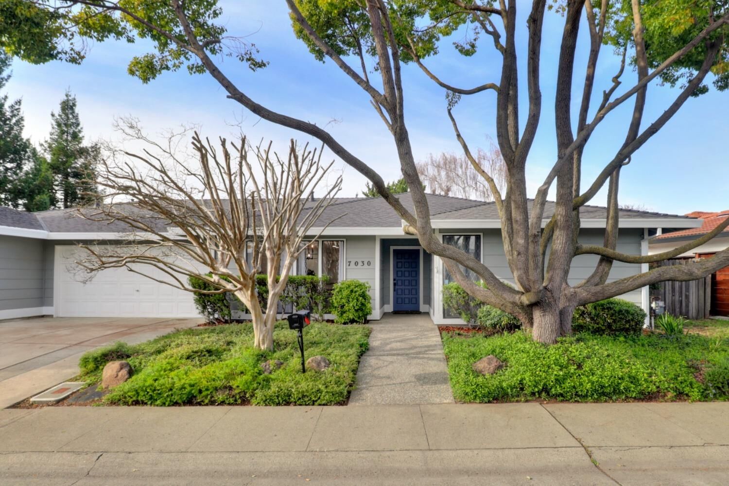 Property Photo: 7030 Havenhurst Drive CA 95831