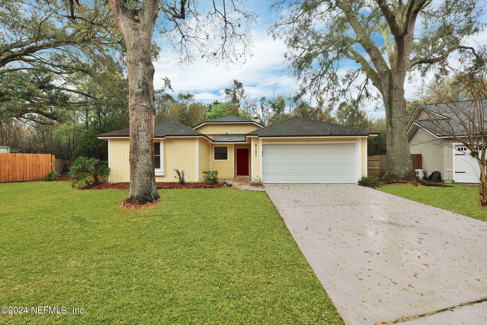 Property Photo:  6121 Sundew Court  FL 32244 