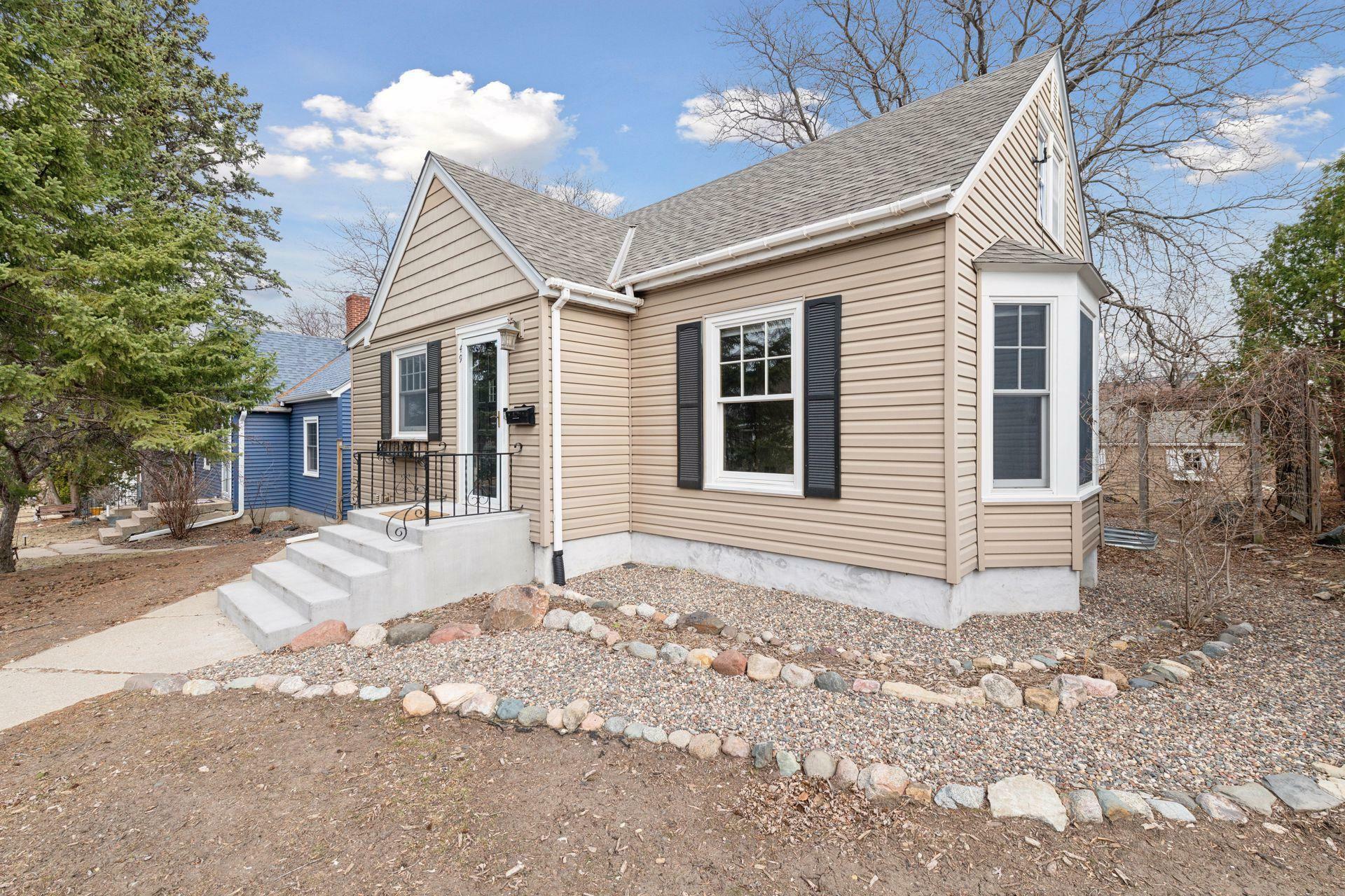 Property Photo:  49 Queen Avenue S  MN 55405 
