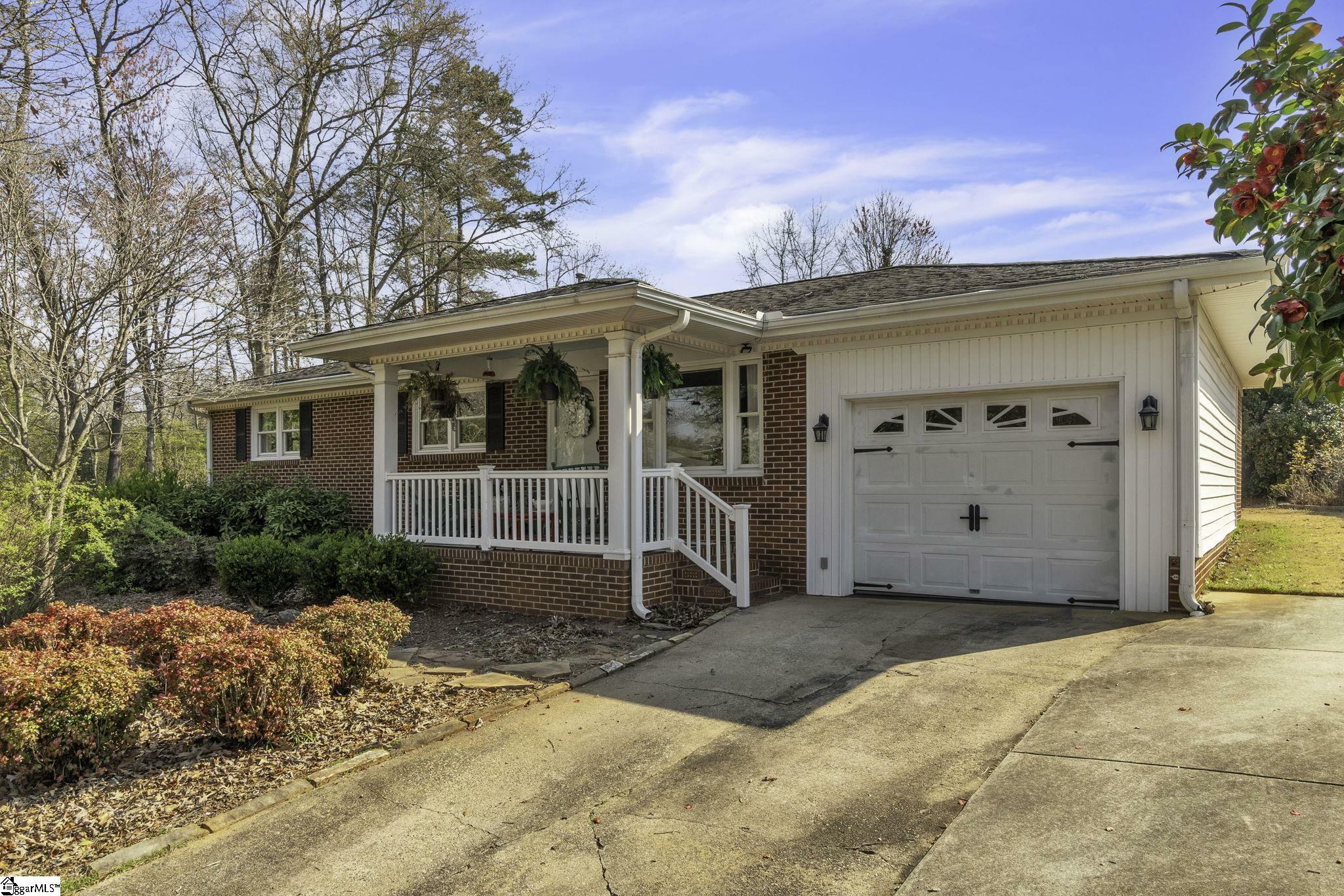 Property Photo:  13 Woodridge Drive  SC 29611 