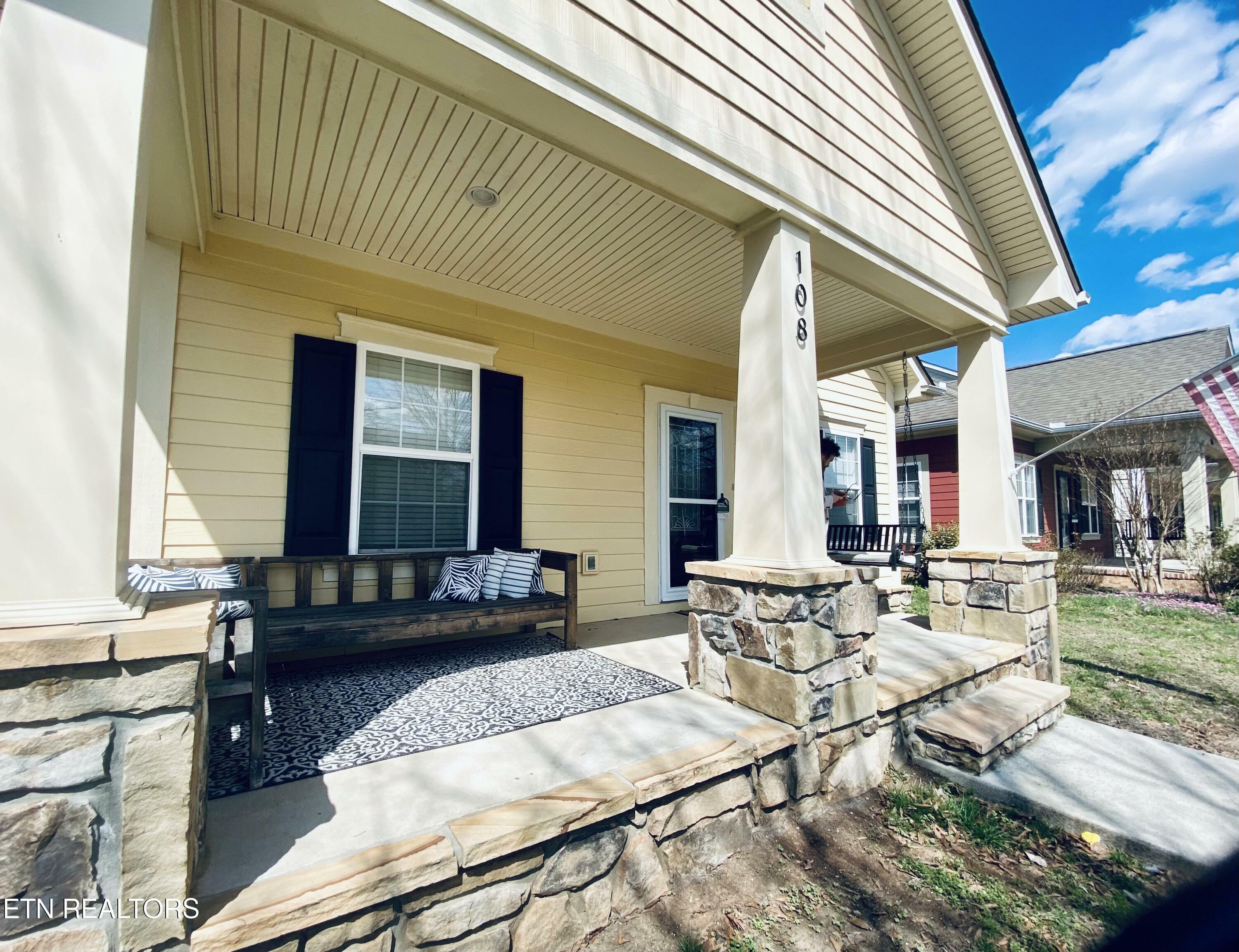 Property Photo:  108 Forestberry St  TN 37830 